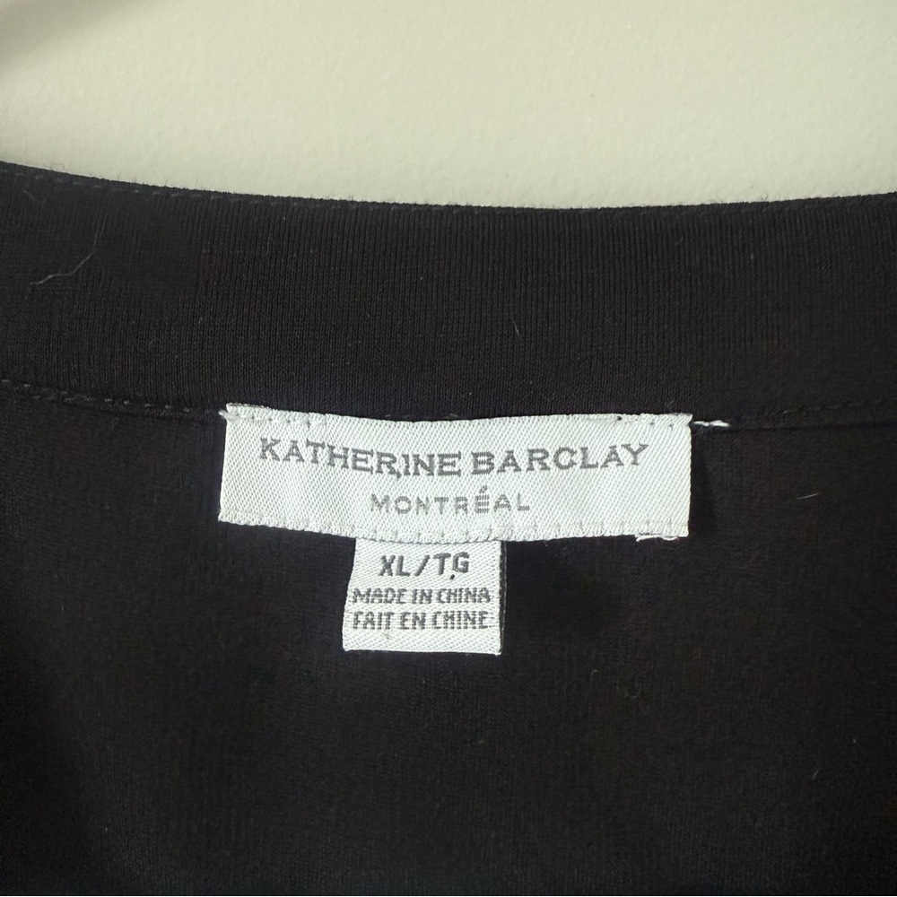 Katherine Barclay Montreal Black and White Stretchy Minimalist Women’s Cape Set - Picture 2 of 9